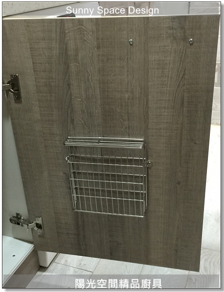 不鏽鋼刀具架與掛勾配置