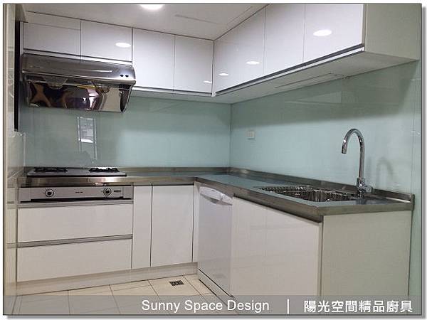台北木柵L型白色結晶鋼烤廚具完工全景