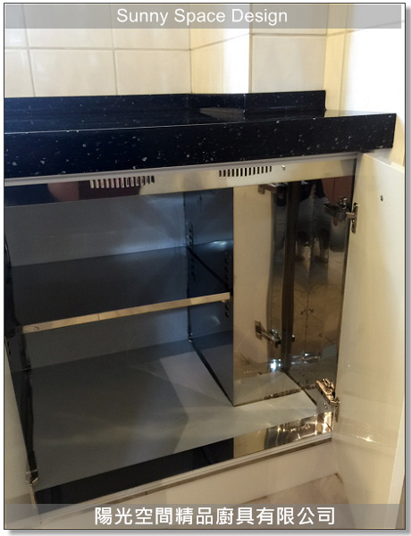 林內RH-8033S抽油煙機與外露排煙管