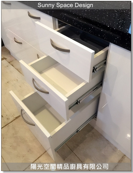 不鏽鋼桶身櫃體與缺角細部施工