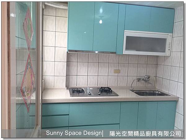 下櫃包柱設計與連續檯面