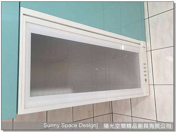 壁式龍頭加裝淨水器管線特寫