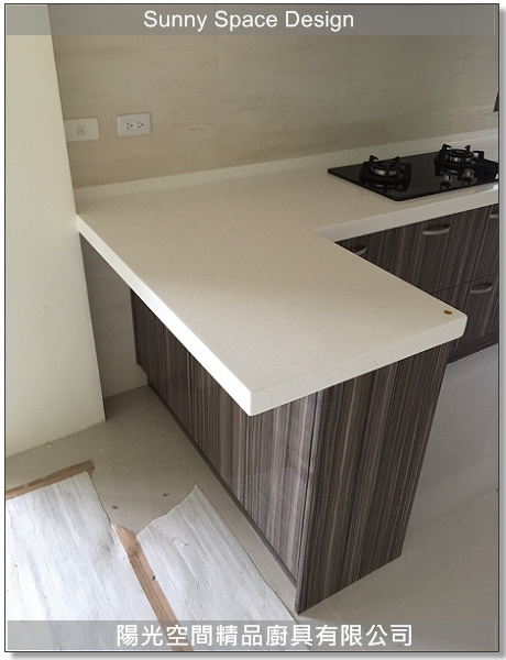 樓梯下收納櫃設計特寫