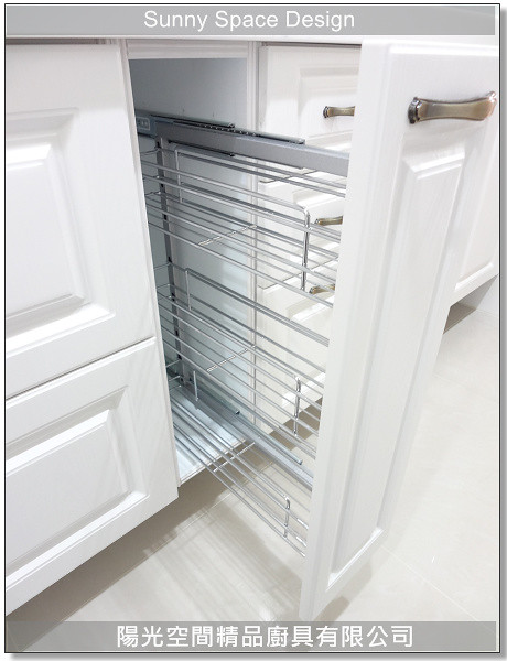 三星人造石檯面特寫｜奶油白鄉村風廚房