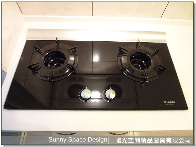 米色水晶門板光澤感展示