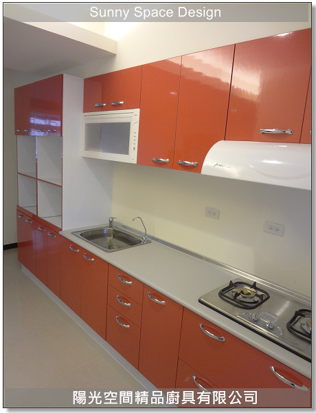 亮橘色美耐門板與豪山瓦斯爐
