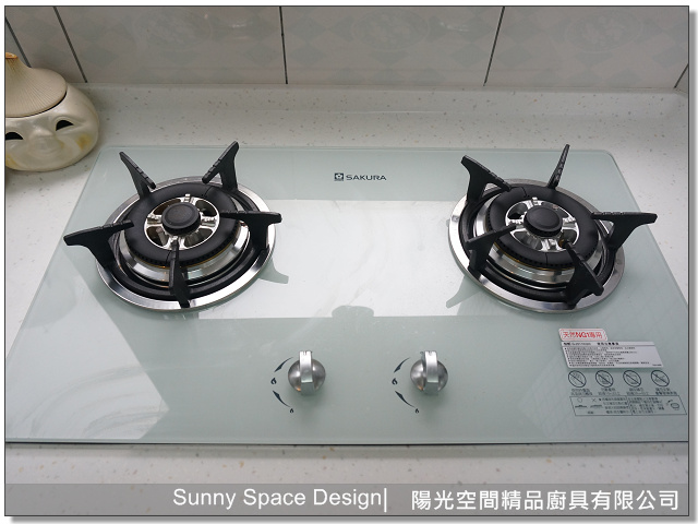 吧台下收納空間展示