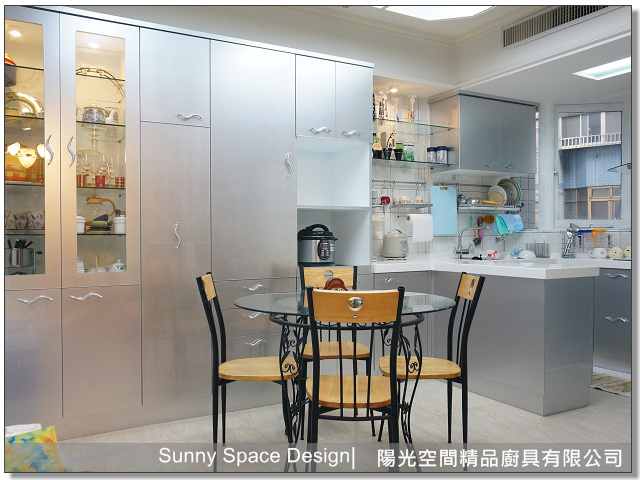 凸窗區瓦斯爐封板設計