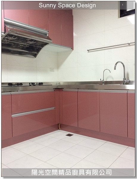 側拉調味架收納配置