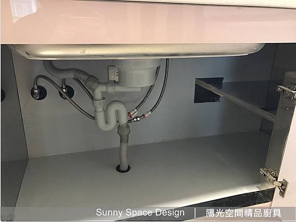 完工後清爽明亮的廚房氛圍