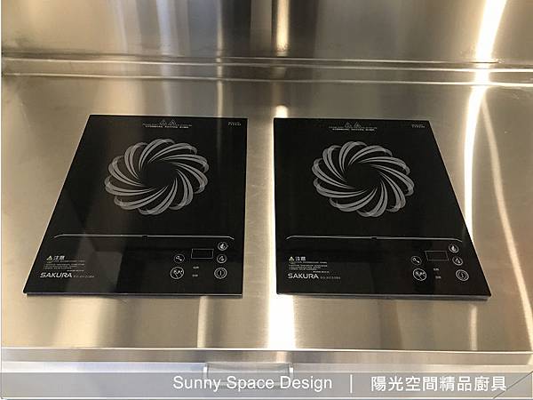 鋁腳設計 鋁腳腳座與開放式底部空間