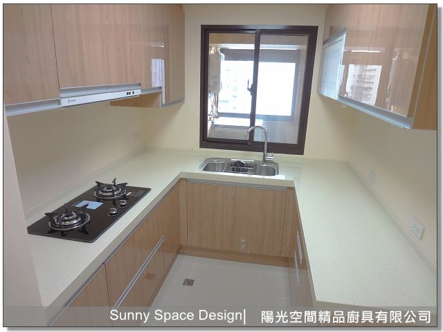 台北復興北路ㄇ字型淺木紋廚具全景