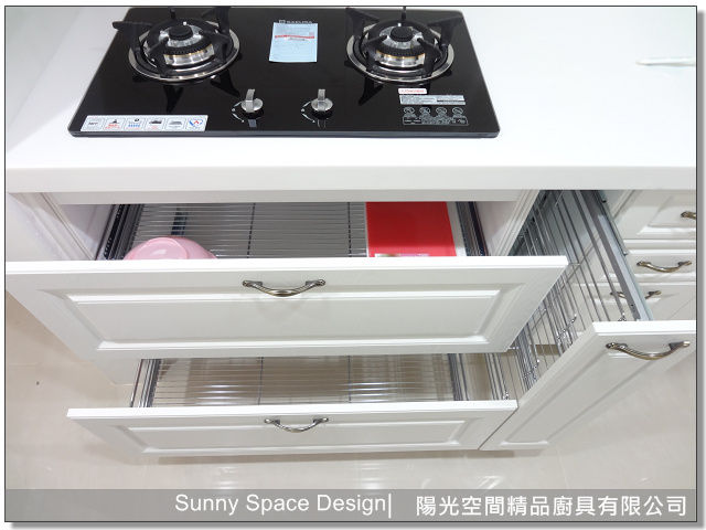 瓦斯爐下大容量拉籃收納