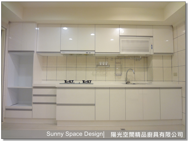 缺角流理台設計避免後陽台門撞擊