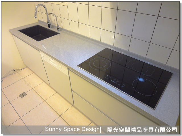 結晶石水槽與不鏽鋼龍頭