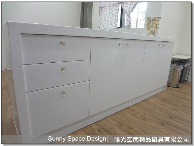 海灣型水槽與BOSS伸縮龍頭配置