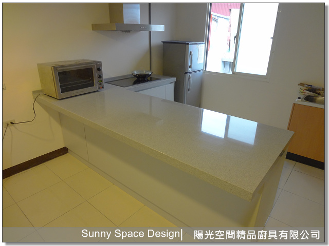 BLUM三抽與調味側拉五金收納細節