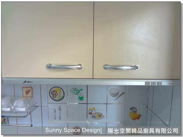 牆壁出水式龍頭與人造石檯面