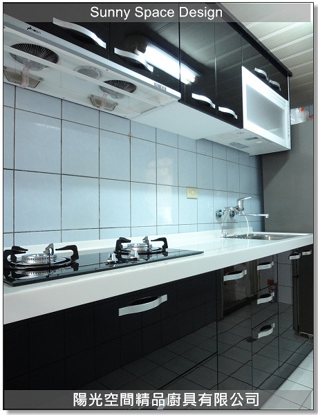 基隆基金一路黑白一字型廚具水晶門板不鏽鋼下櫃豪山配備