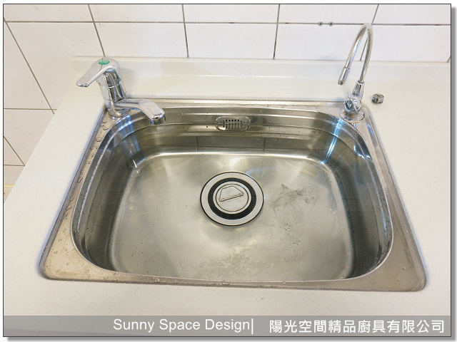 上櫃鏤空設計細節