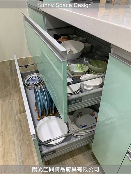 轉角單口爐具配置與檯面運用