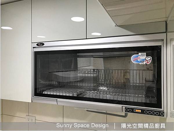 L型文青風廚房正角全景照