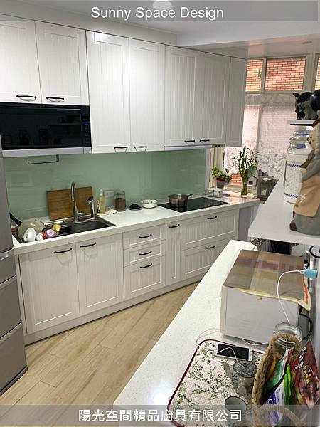 上櫃下拉式拉籃操作示意