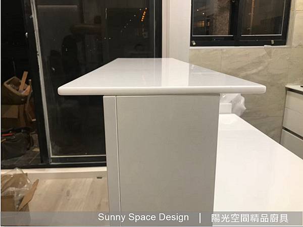 中島收納空間配置