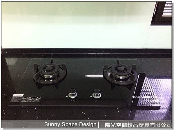 爐下收納 瓦斯爐下拉籃與木三抽配置
