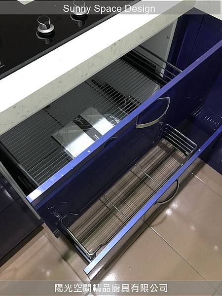 廚房整體動線與採光