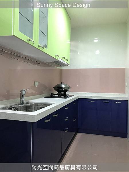 板橋L型繽紛童趣廚具完工全景