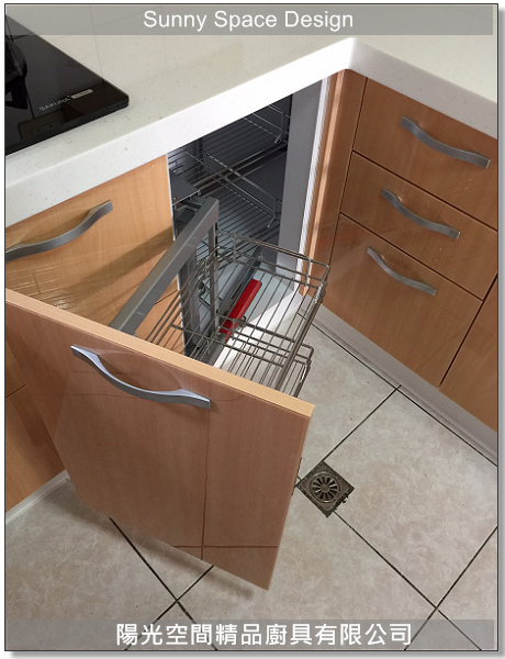 樑下上櫃修飾設計