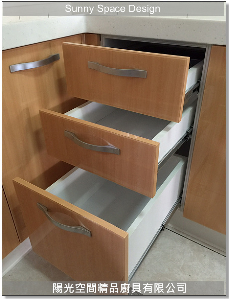 櫻花瓦斯爐與隱藏式抽油煙機