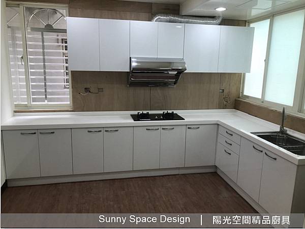 七字型上櫃轉角收納設計