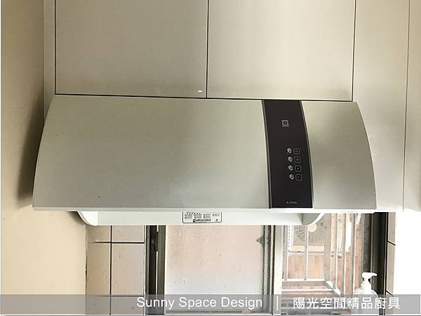 樑下上櫃設計與空間整合