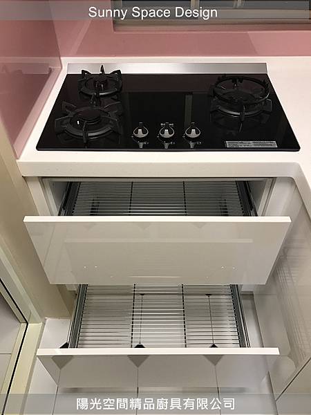 台北中山區L型廚房外推延伸櫃設計