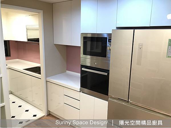 櫻花G-6500G崁入爐與烤漆玻璃背牆