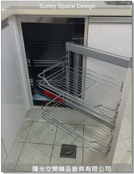 汐止宜興路L型廚具轉角小怪物收納展示