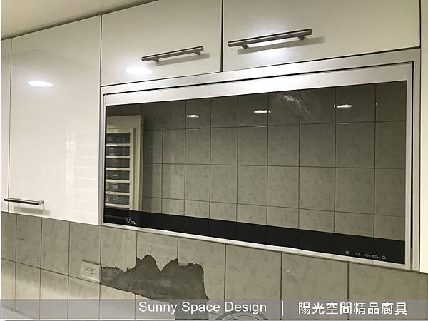 檯面式龍頭與水槽配置