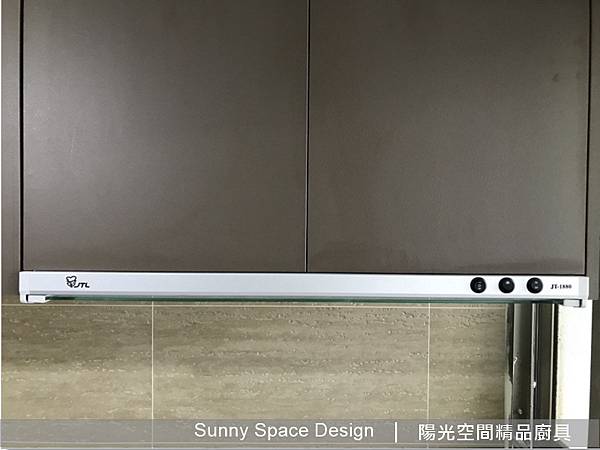 爐下鋁抽收納空間