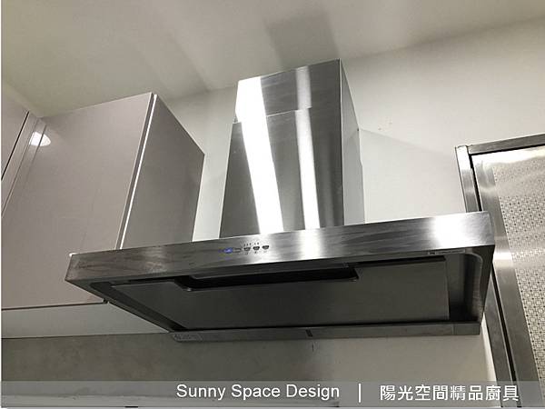 180cm電器邊櫃與檯面收納展示