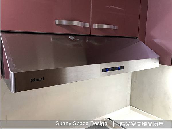 風牆導煙機與林內瓦斯爐配置