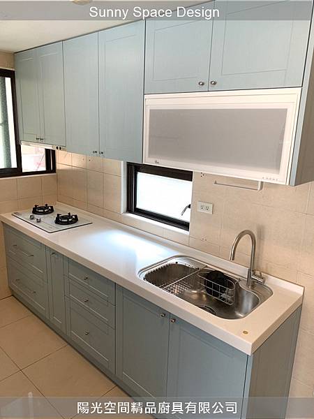 蒂芬尼藍鄉村風門板質感特寫