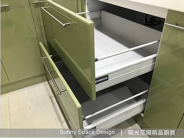 轉角寬柱與廚具完美接合細節