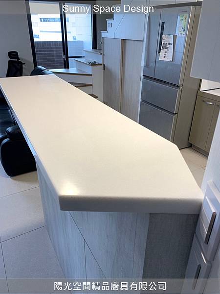 拼貼式玻璃與莫蘭迪色系搭配