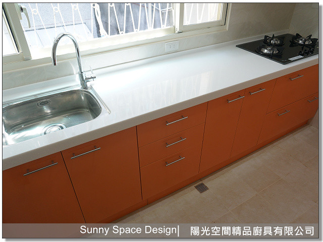 中和民生路大橘色一字型廚具全景