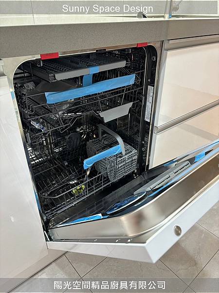 調味品側拉架配置