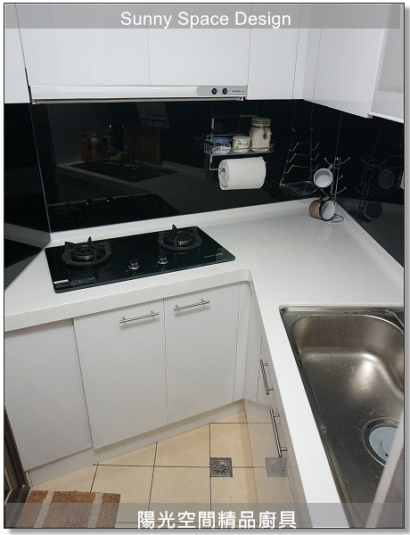 櫻花烘碗機與水晶門板特寫