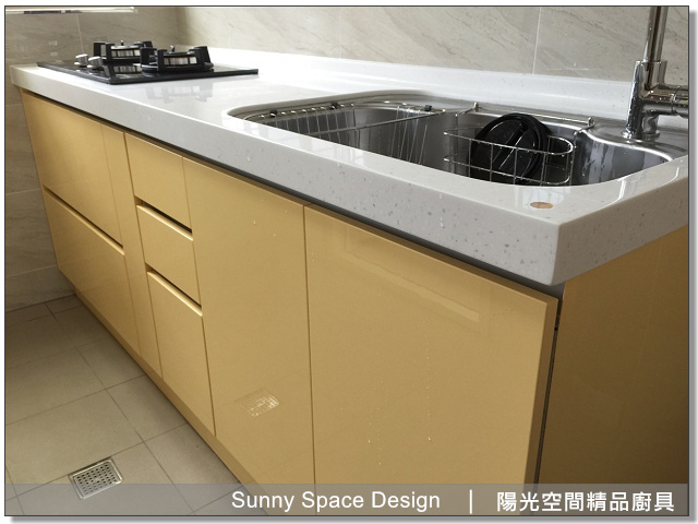 喜特麗烘碗機與上櫃配置