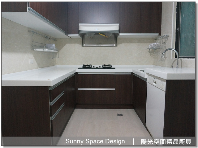 野柳深木紋ㄇ字型廚房全景